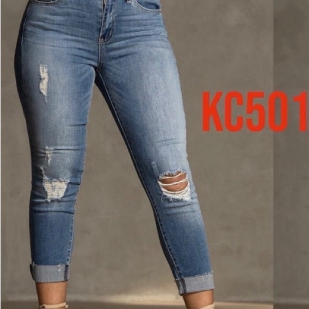 Kancan women’s cropped cuffed jeans 31